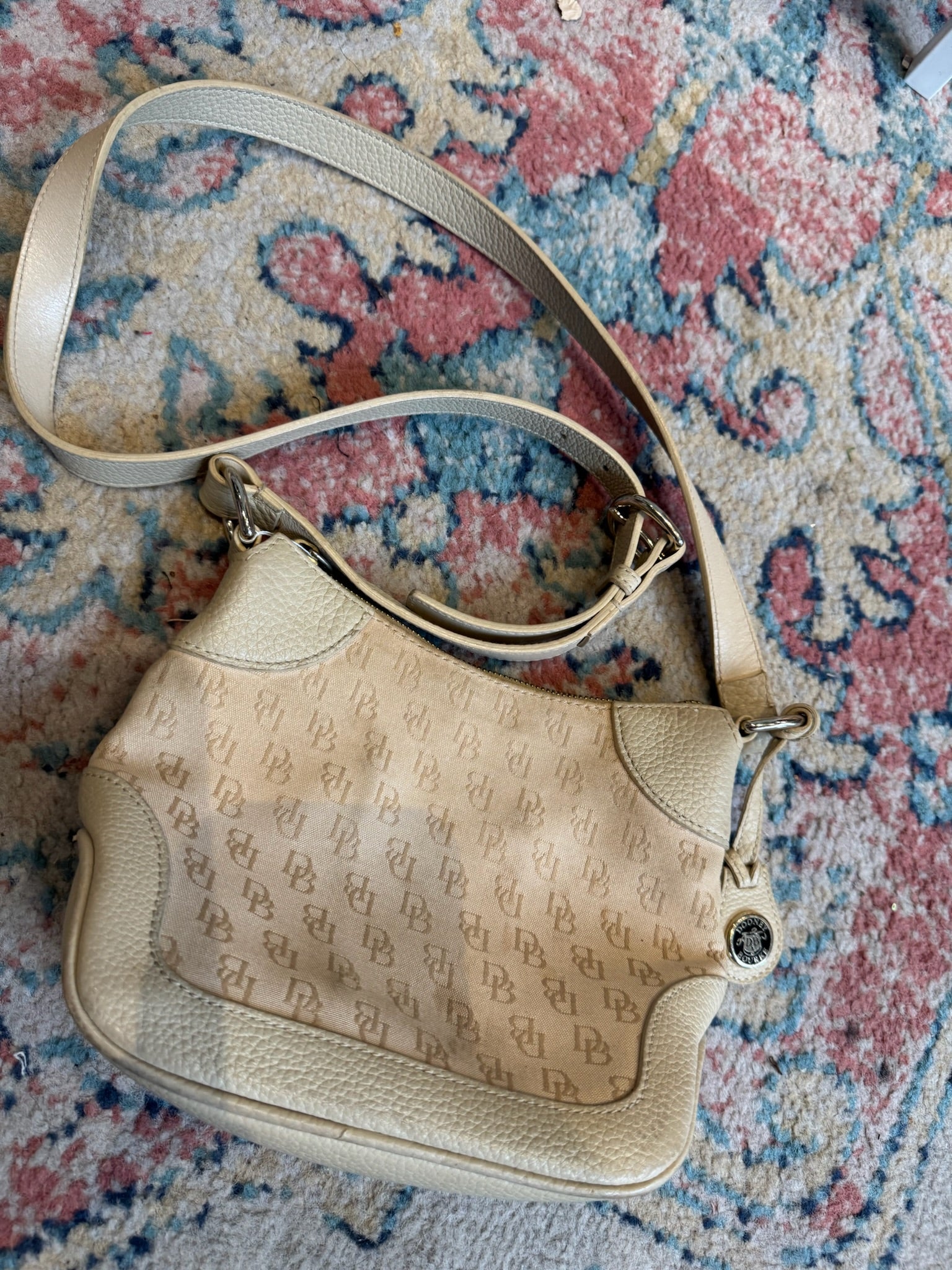 Vintage Dooney & Bourke cream logo handbag