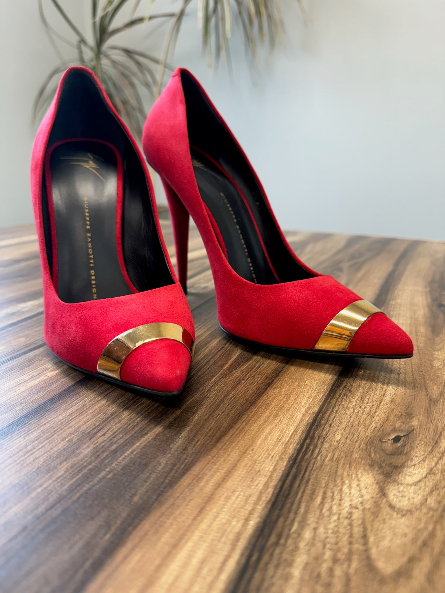 GIUSEPPE ZANOTTI HEELS SIZE 39.5