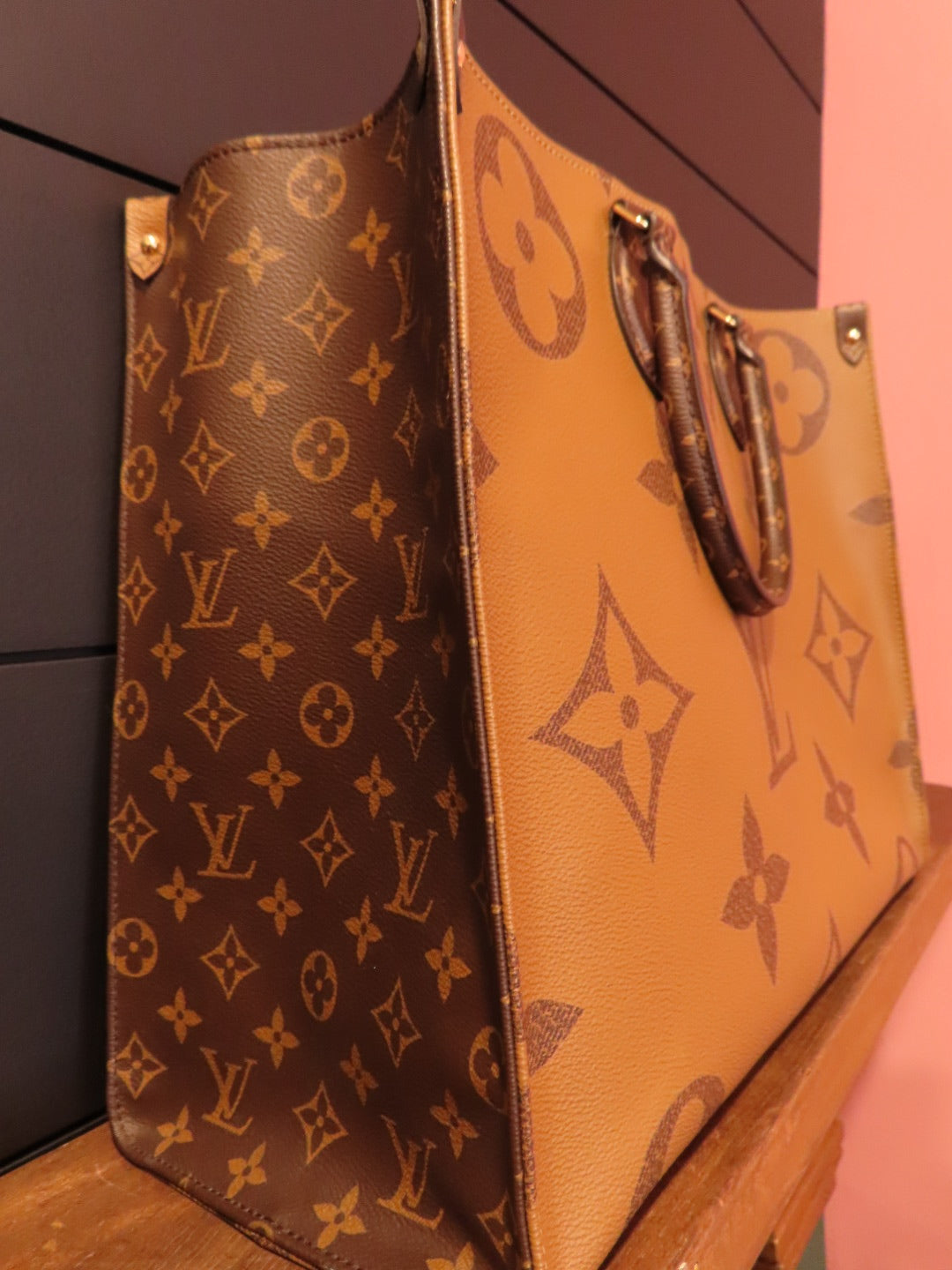 Louis Vuitton Reverse Monogram Giant Onthego MM