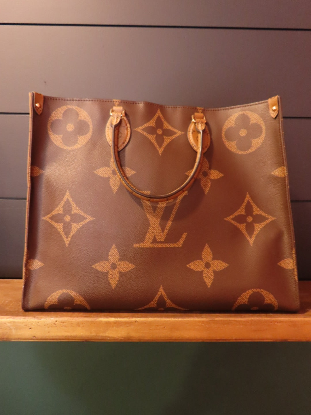 Louis Vuitton Reverse Monogram Giant Onthego MM