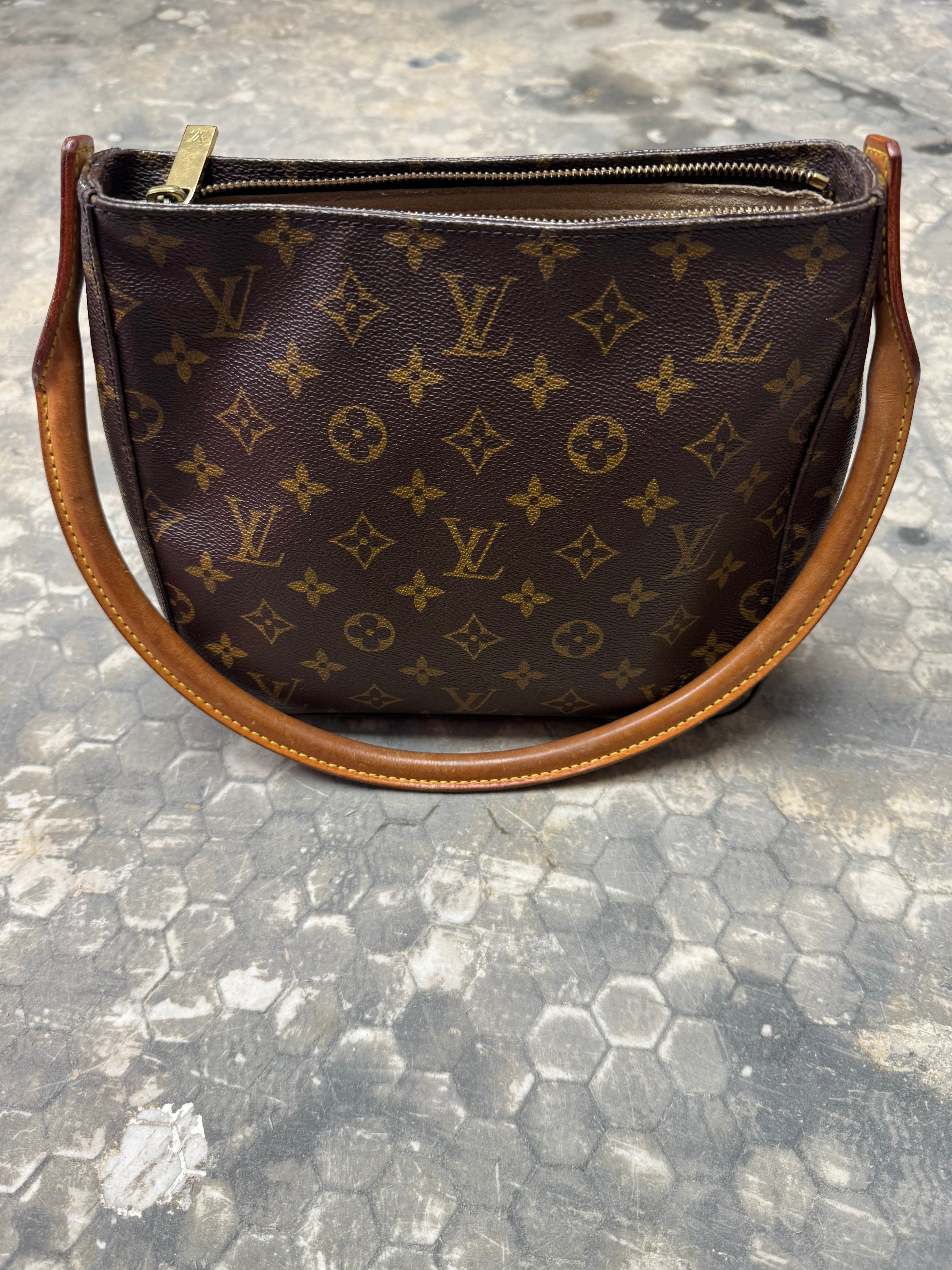 Louis Vuitton Looping MM Monogram Shoulder Bag