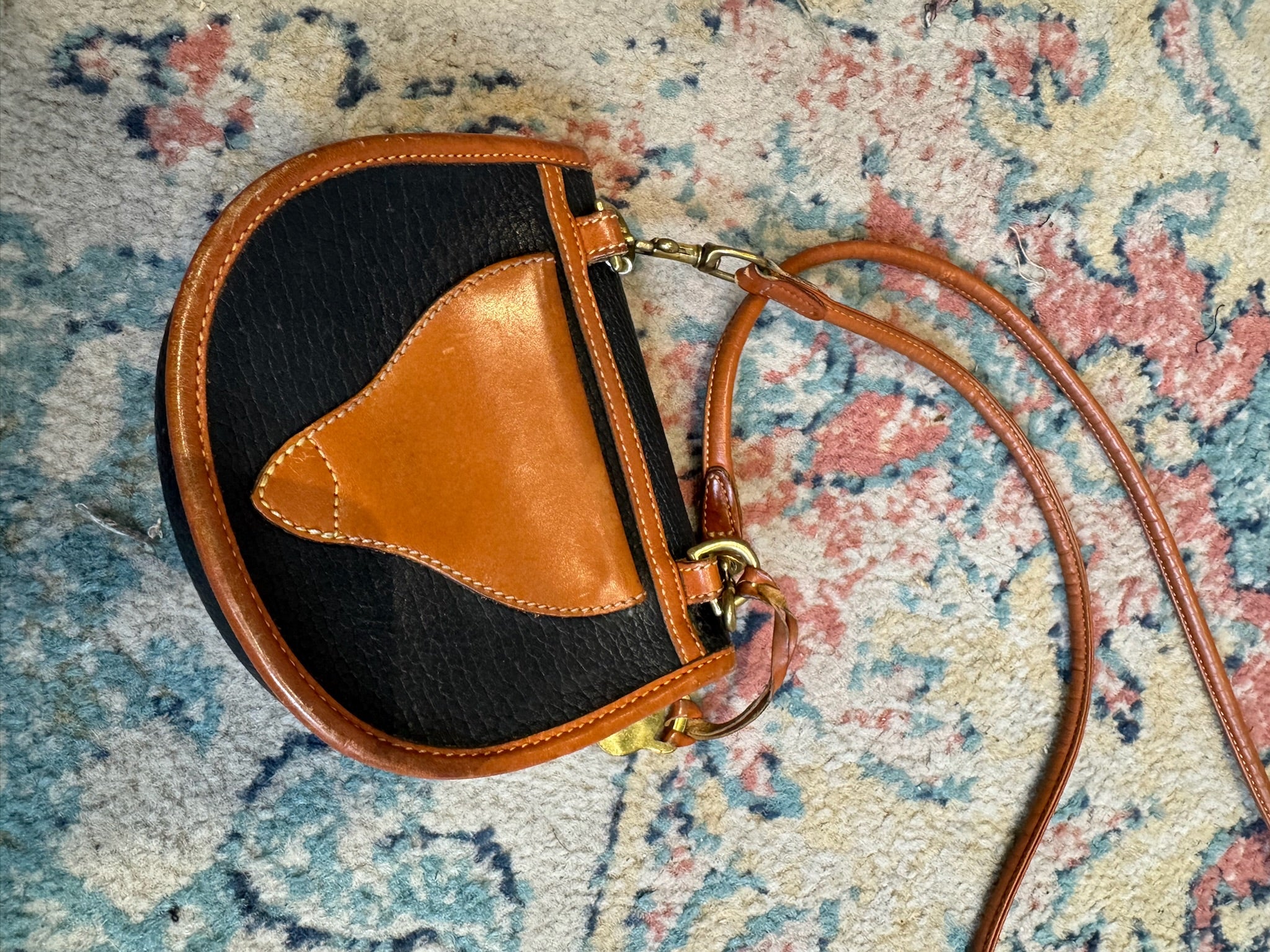 Vintage Dooney & Burke mini crossbody