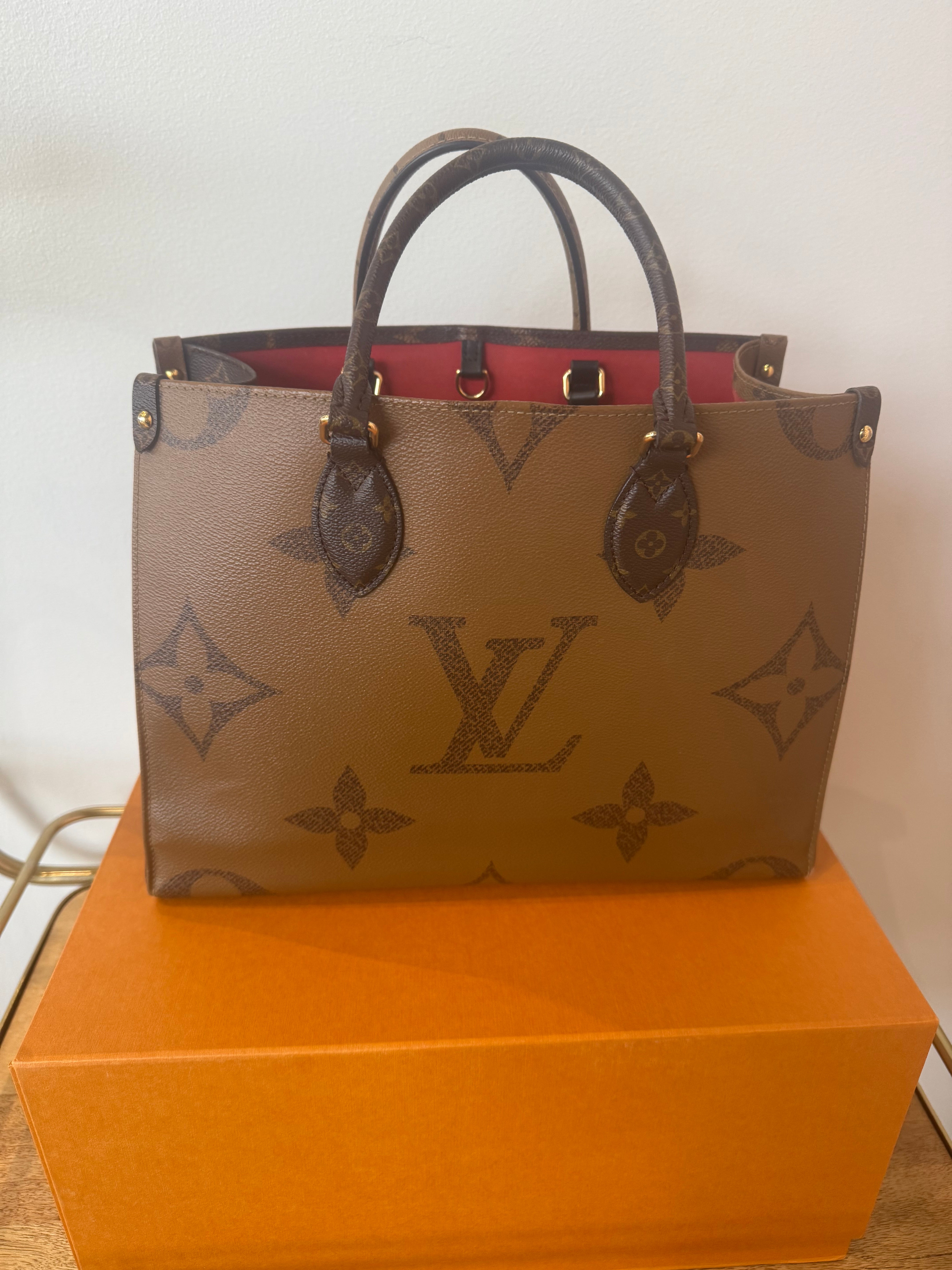 Louis Vuitton Onthego PM