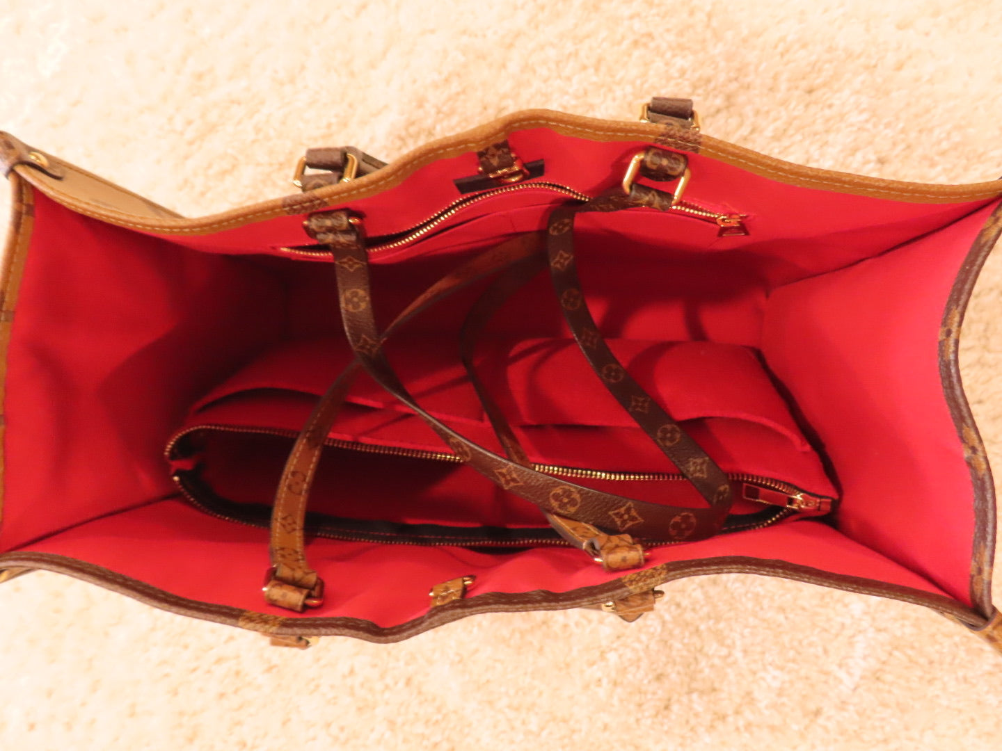Louis Vuitton Reverse Monogram Giant Onthego MM
