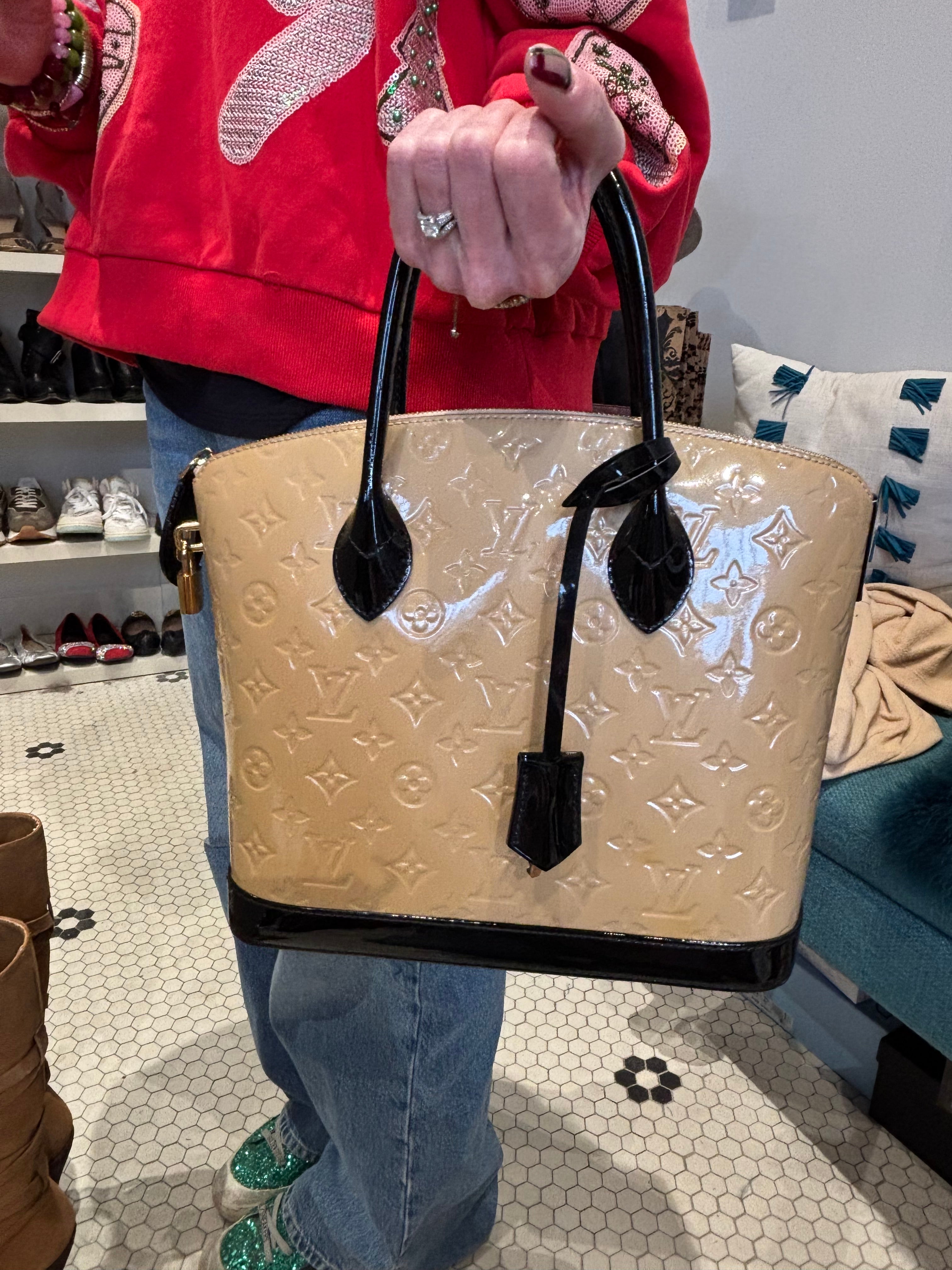 Louis Vuitton Vernis Lockit PM Dune