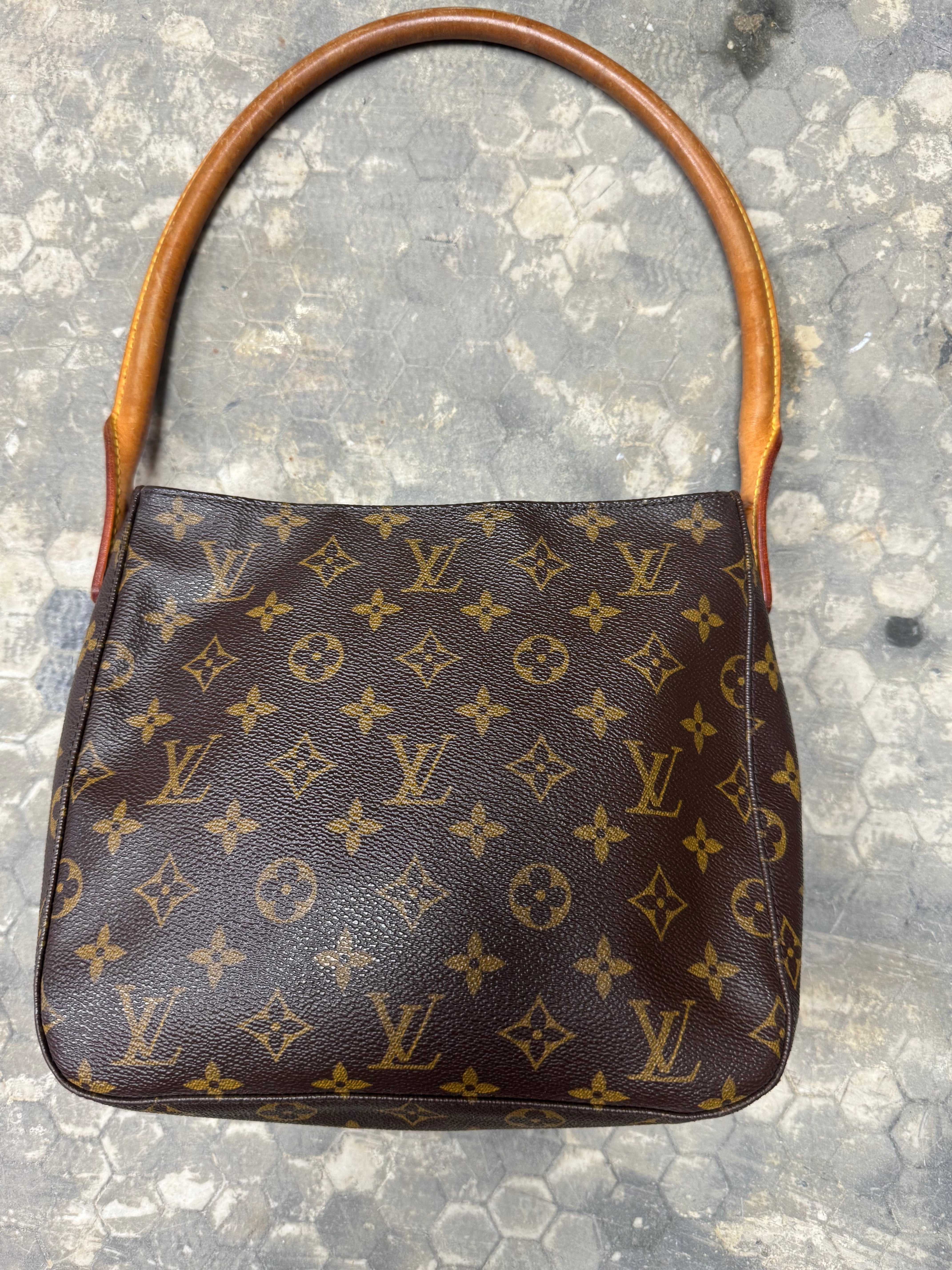 Louis Vuitton Looping MM Monogram Shoulder Bag