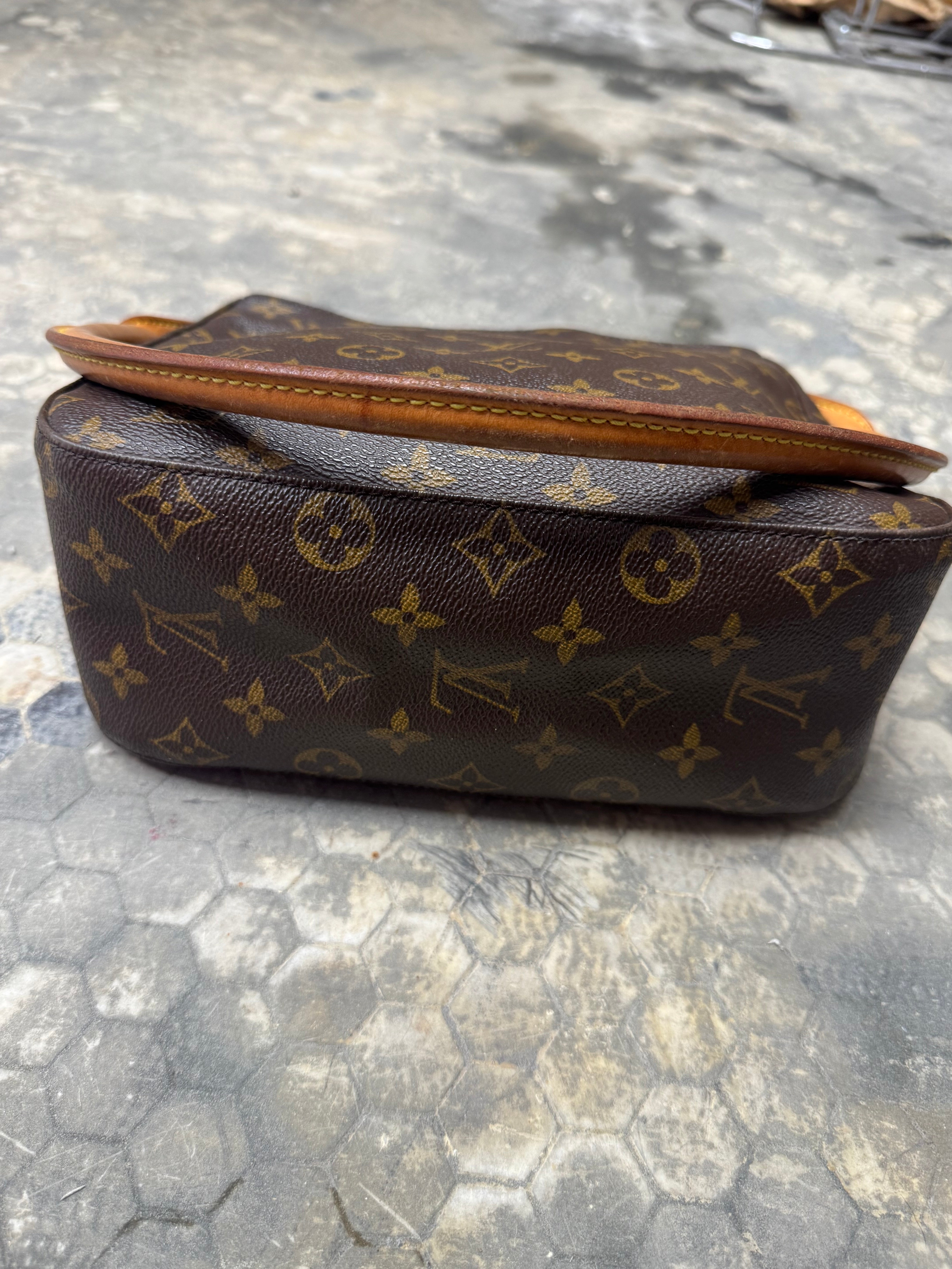 Louis Vuitton Looping MM Monogram Shoulder Bag